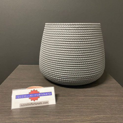 vaso tipo corda in resina a forma di campana iuzzolini fortunato